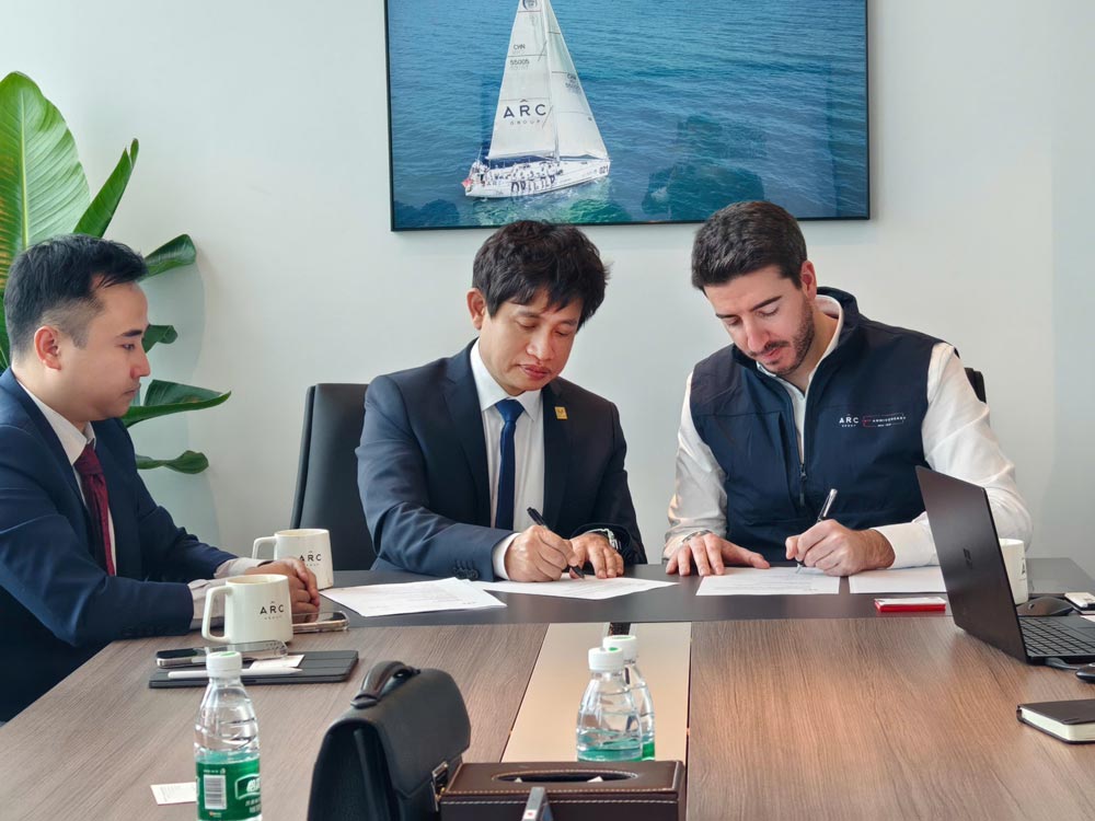 Alarar Capital Group and Meey Group signing and agreement